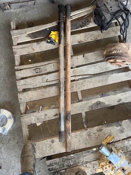 Deere 250D 250D RH Rear Axle Shaft