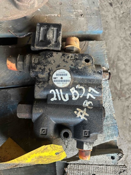 Caterpillar 216B3 216B3 Control Manifold And Solenoid