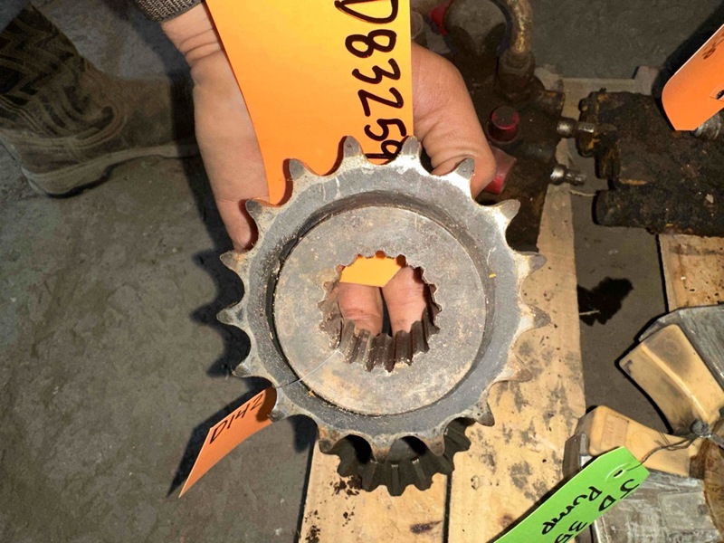 Case 1845 1845 17 Tooth Sprocket