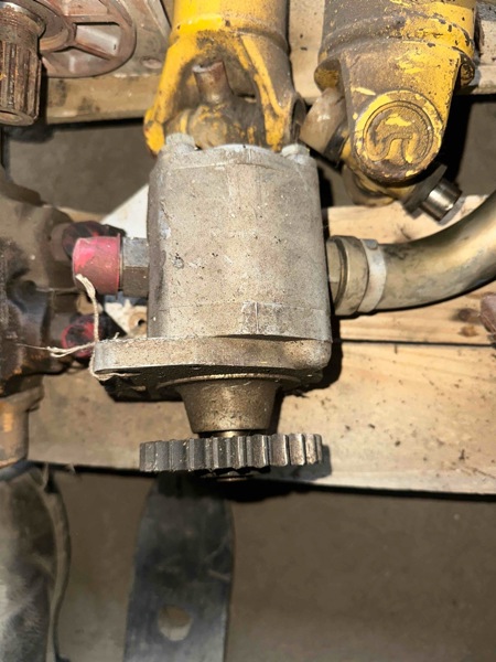 Case 1150B 1150B Charge Pump