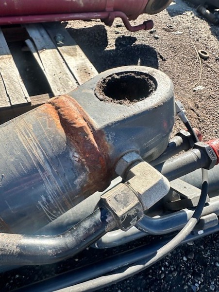 Deere 544K 544K Bucket Cylinder