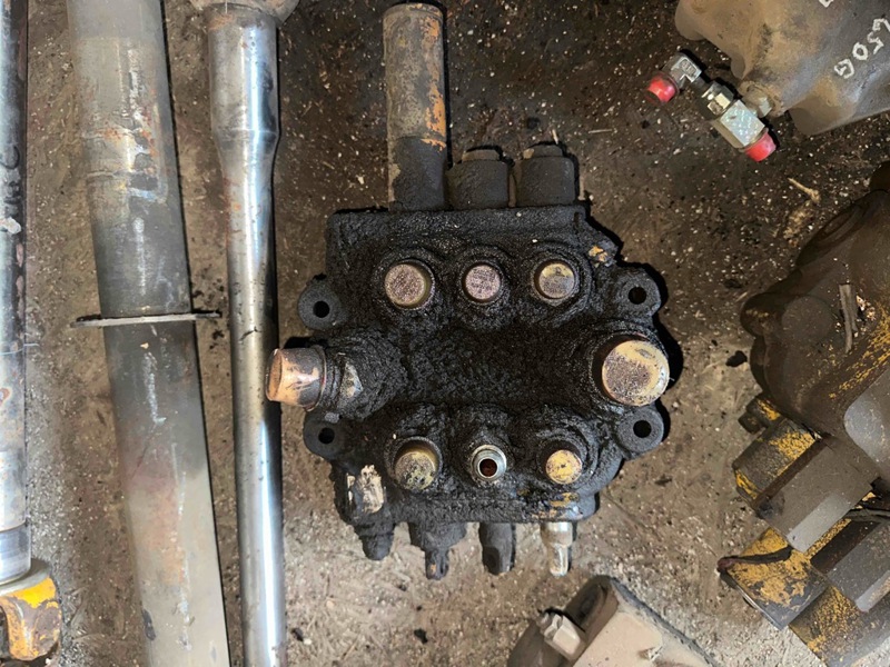 Case 450B 450B 3 Spool Dozer Control Valve