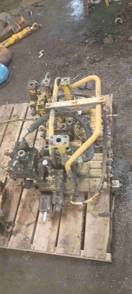 Caterpillar 535D Main Control Valve