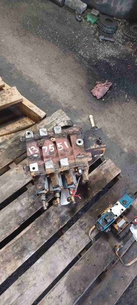 Case 688 Control Valve