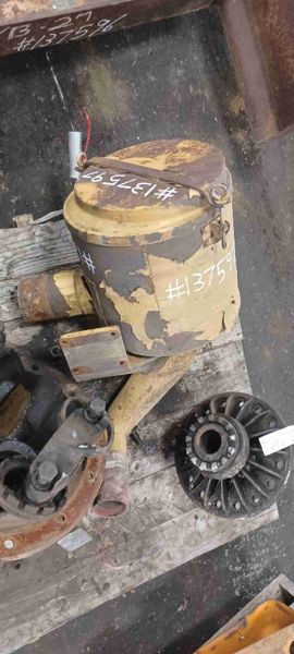 Caterpillar 215C Air Cleaner