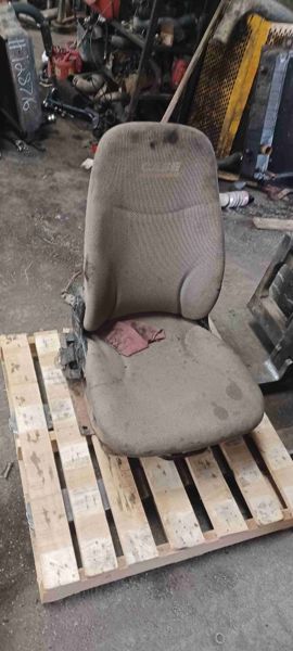 Case 2050M Xlt Seat Assembly
