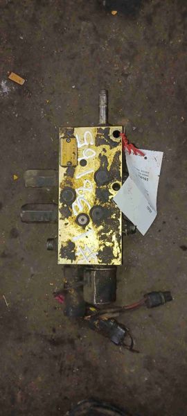 Deere 648E Differential Lock Valve