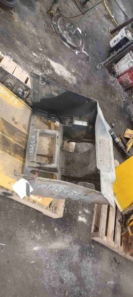 Deere 318D Floor Cover