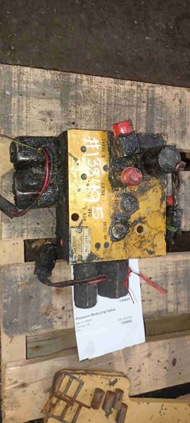 Deere 644G Pressure Reducing Valve