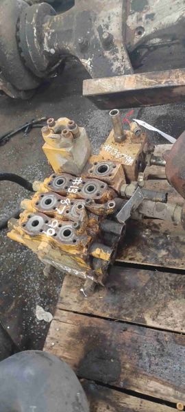 Case 888 Main Control Valve