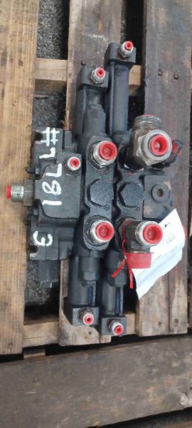 Deere 544H 2 Spool Control Valve