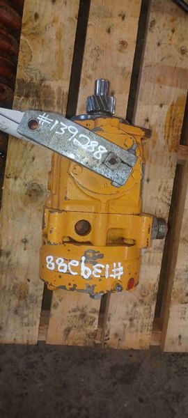 Case 95XT Hydraulic Motor