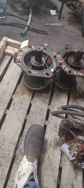 Deere 318D Axle Assembly