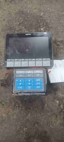 Komatsu PC210LC-10 Monitor