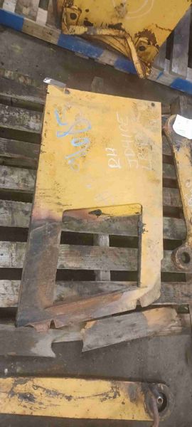 Deere 410E Bucket Link, Backhoe