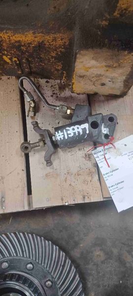 Deere 548D Brake Cylinder