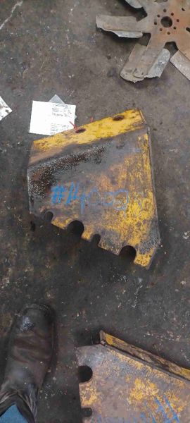 Deere 440B RH Blade Hose Guard