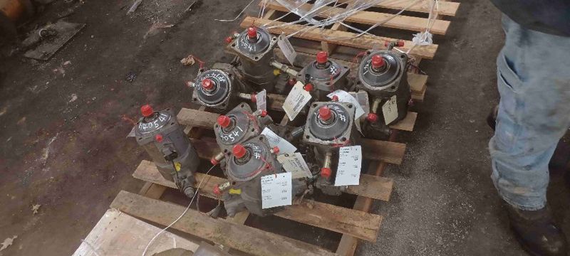 Case 650K Drive Motor