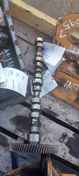 Case 760 Camshaft