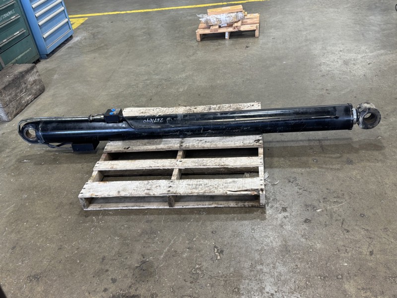 Caterpillar TH460B Boom Lift Cylinder