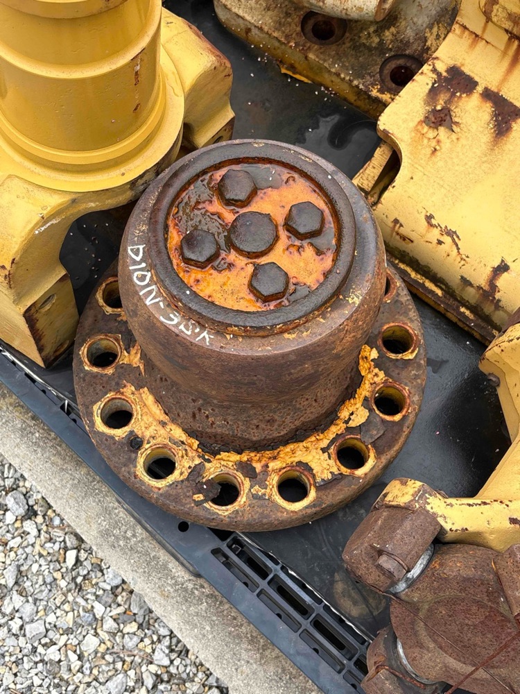 Caterpillar D10N Trunnion
