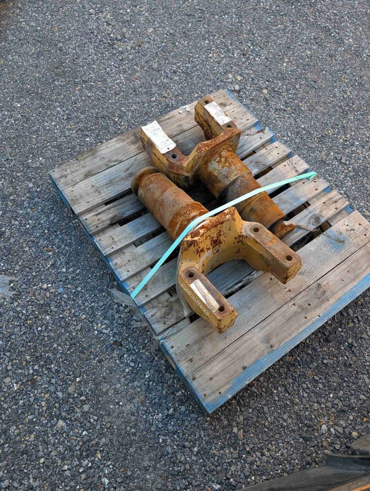 Caterpillar 854G, 854K Yoke