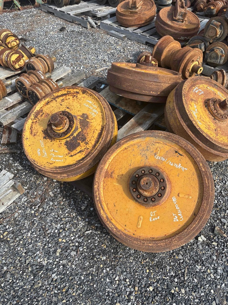 Caterpillar D6T Idler AS.-BR