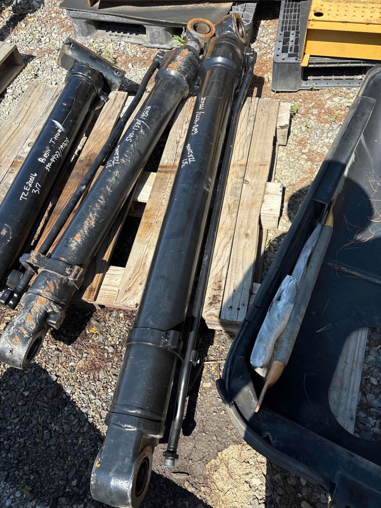Caterpillar 317 Cylinder - Stick