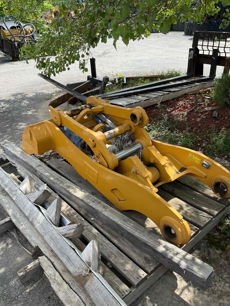 Caterpillar 323 Thumb GP