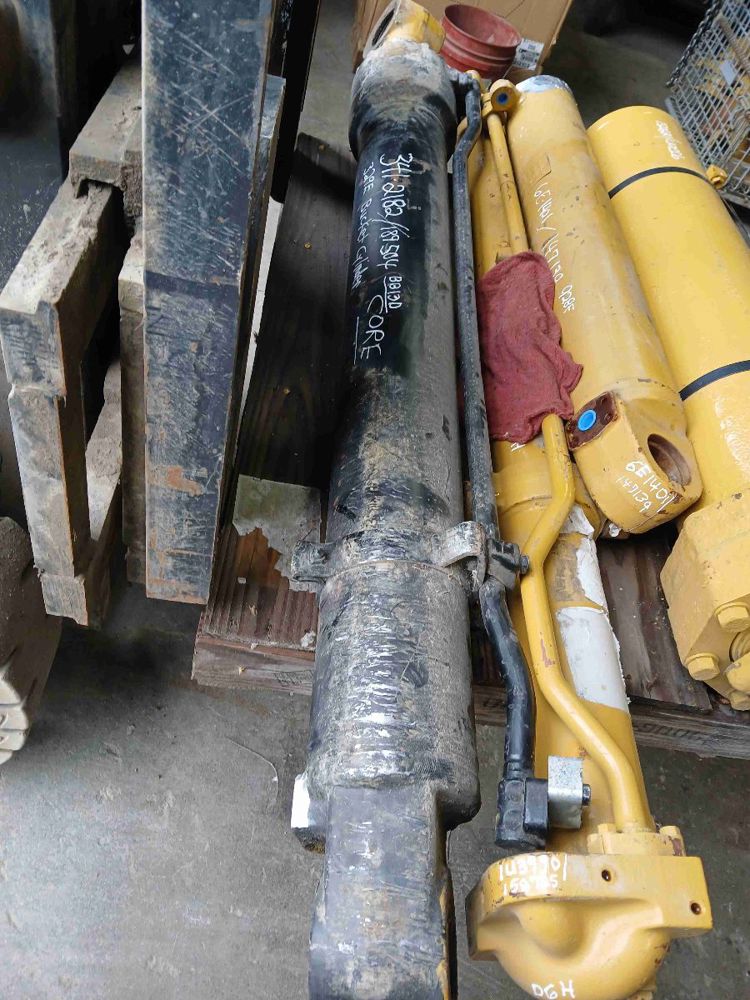 Caterpillar 329E Cylinder