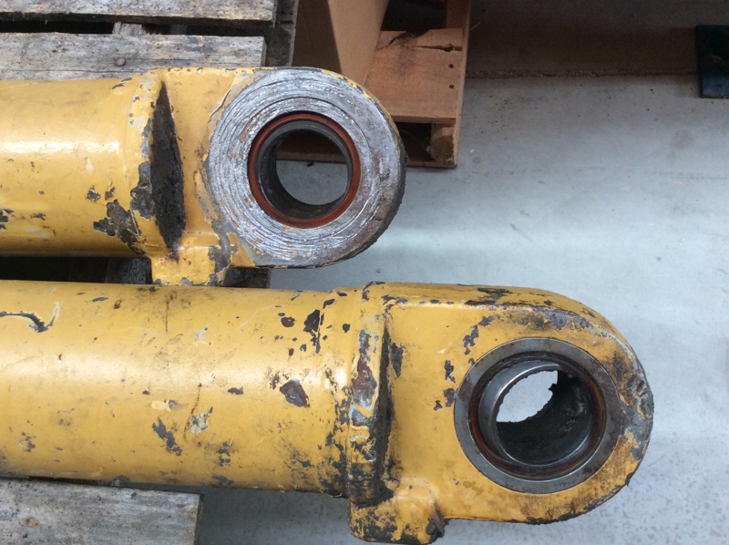   980G/980H Steering Cylinder