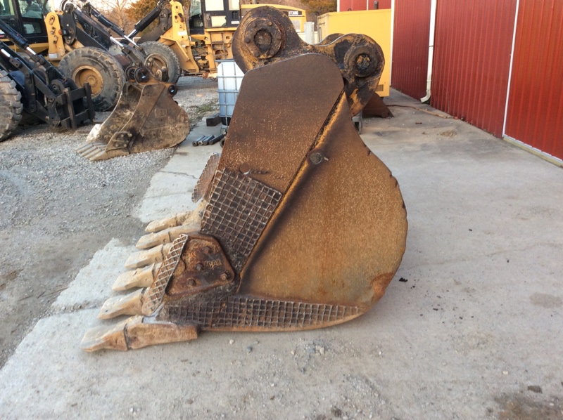 Caterpillar 330D L Quick Coupler Converted TO Pin Bucket