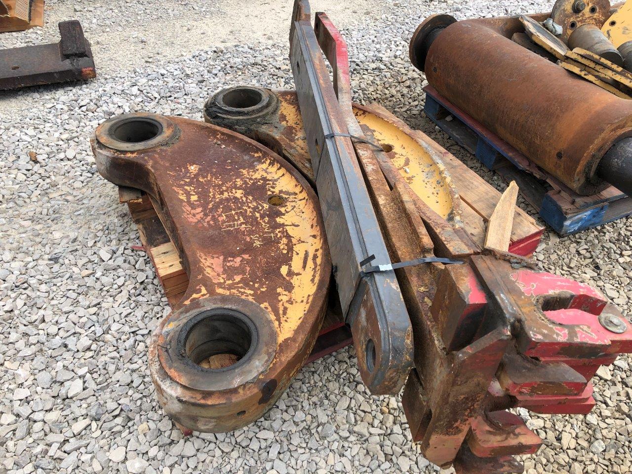 Caterpillar 5130B 5130B Mass Exc Bucket Link