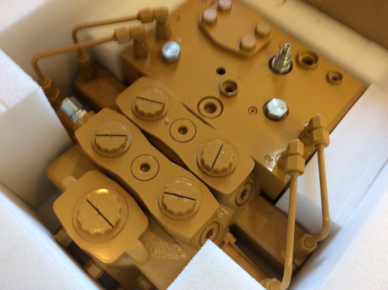 Caterpillar  572R Control Valve Group