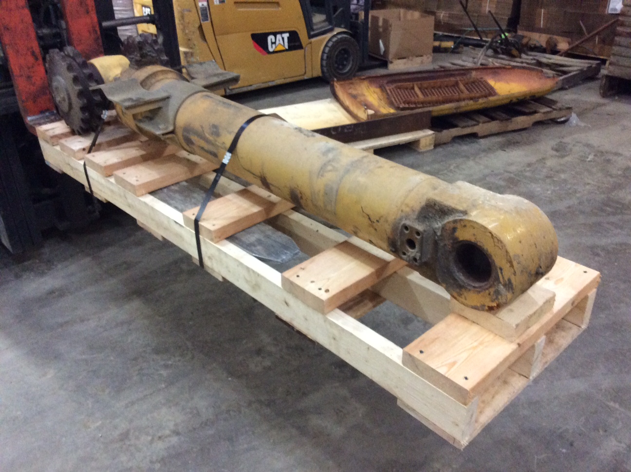Caterpillar 385C L 385C L Counterwieght Cylinder