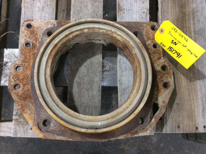 Caterpillar D8T D8T Trunnion GP - Engine