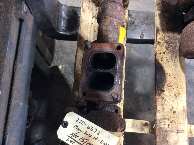Caterpillar D8T D8T Manifold