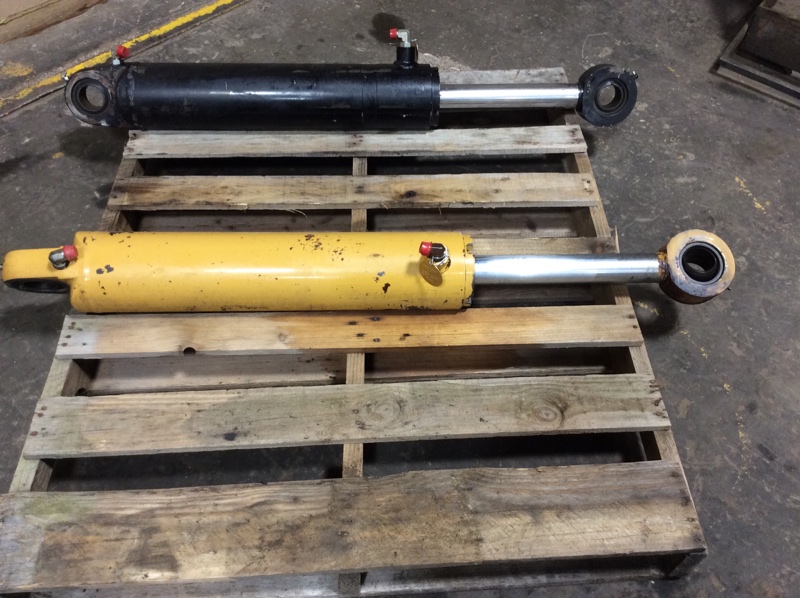 Caterpillar 740 740/740B Steering Cylinder