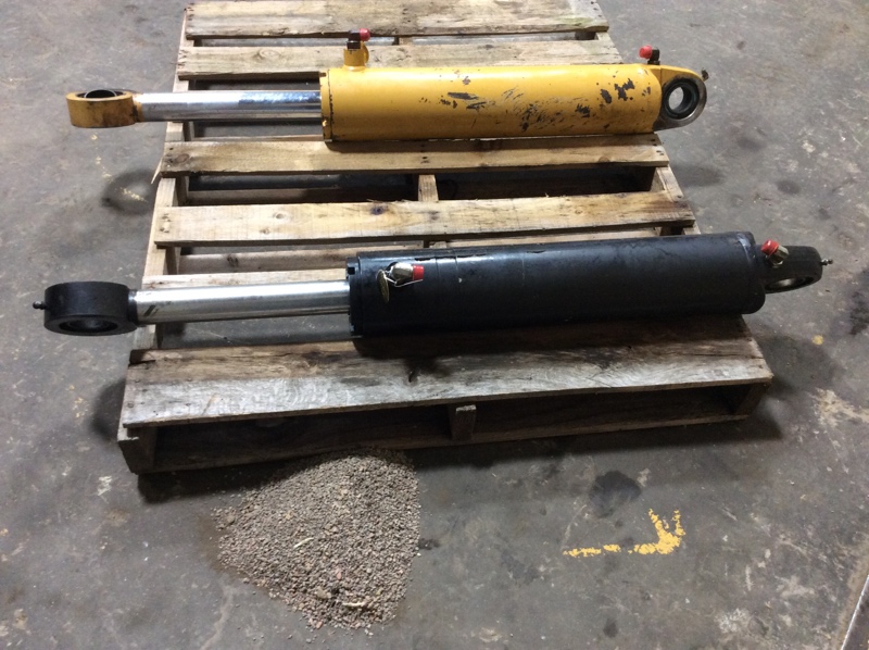 Caterpillar 740 740/740B Steering Cylinder