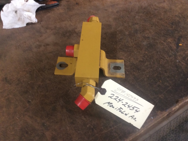 Caterpillar 740B 740B Manifold