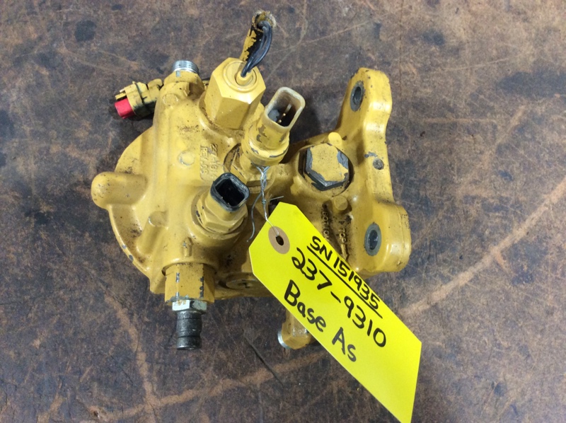 Caterpillar D8T D8T Base AS - Fuel Filter