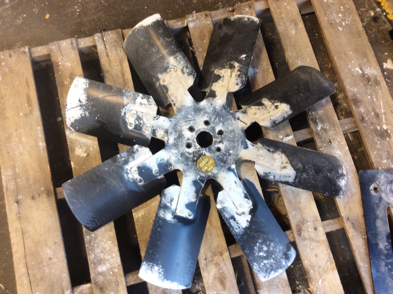 Caterpillar 962M 962M Spider AS - Fan (8 Blade)