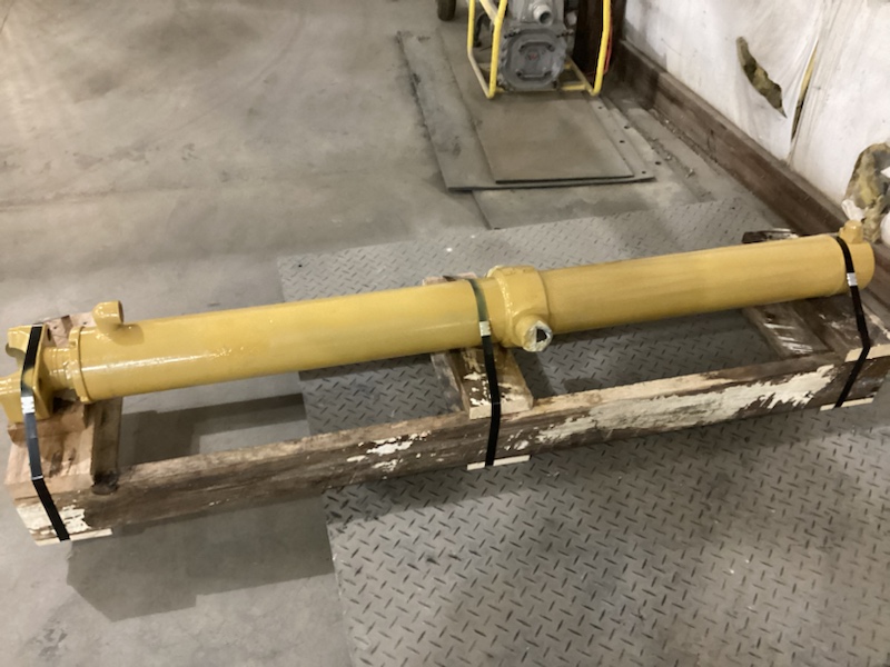 Caterpillar D8T D8T Blade Lift Cylinder
