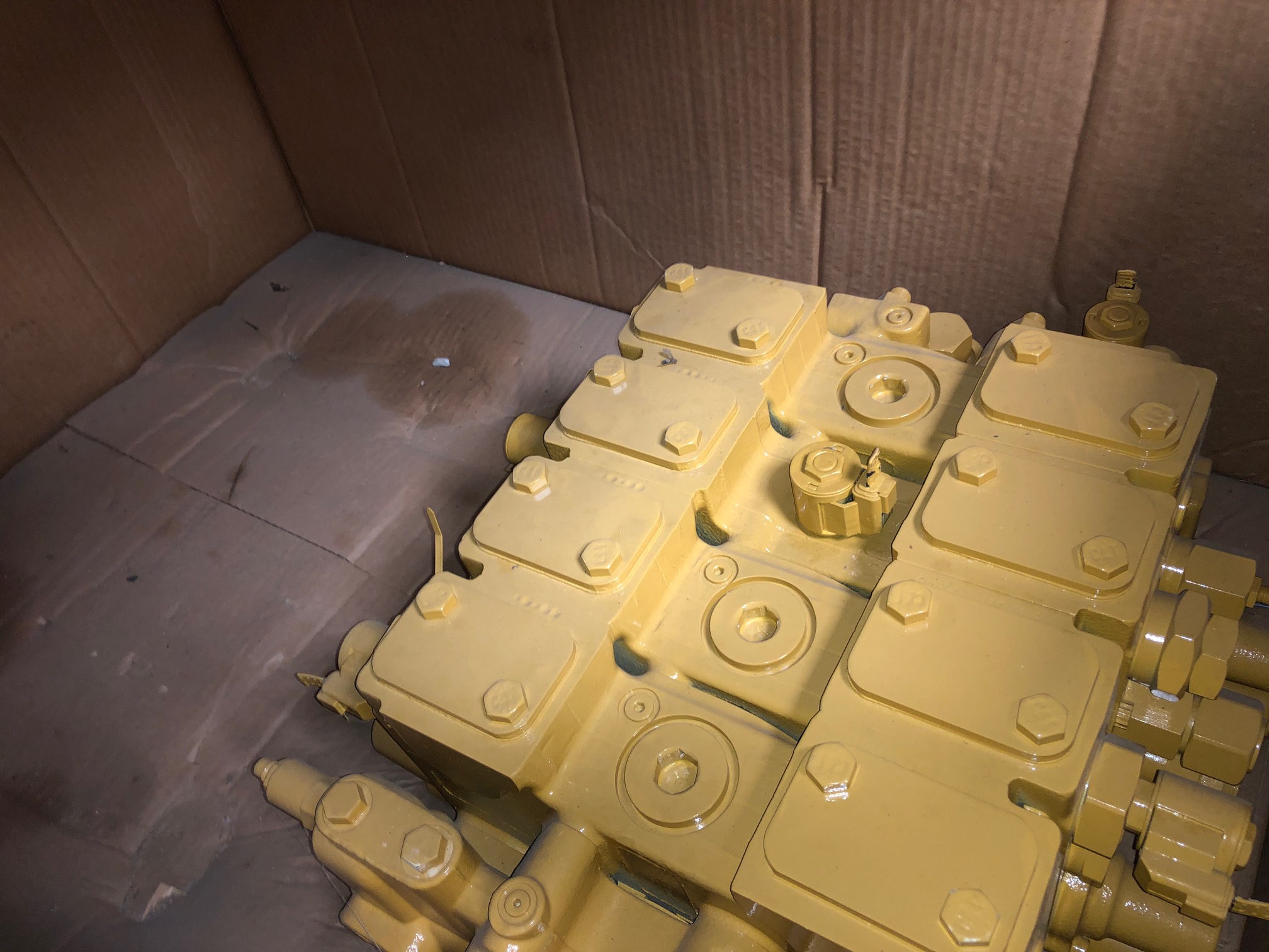Caterpillar  950H/962H Main Control Valve