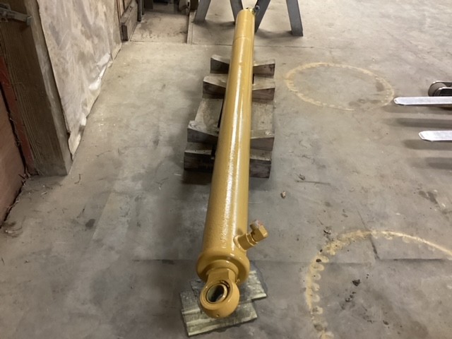 Caterpillar  740/740B Hoist Cyl