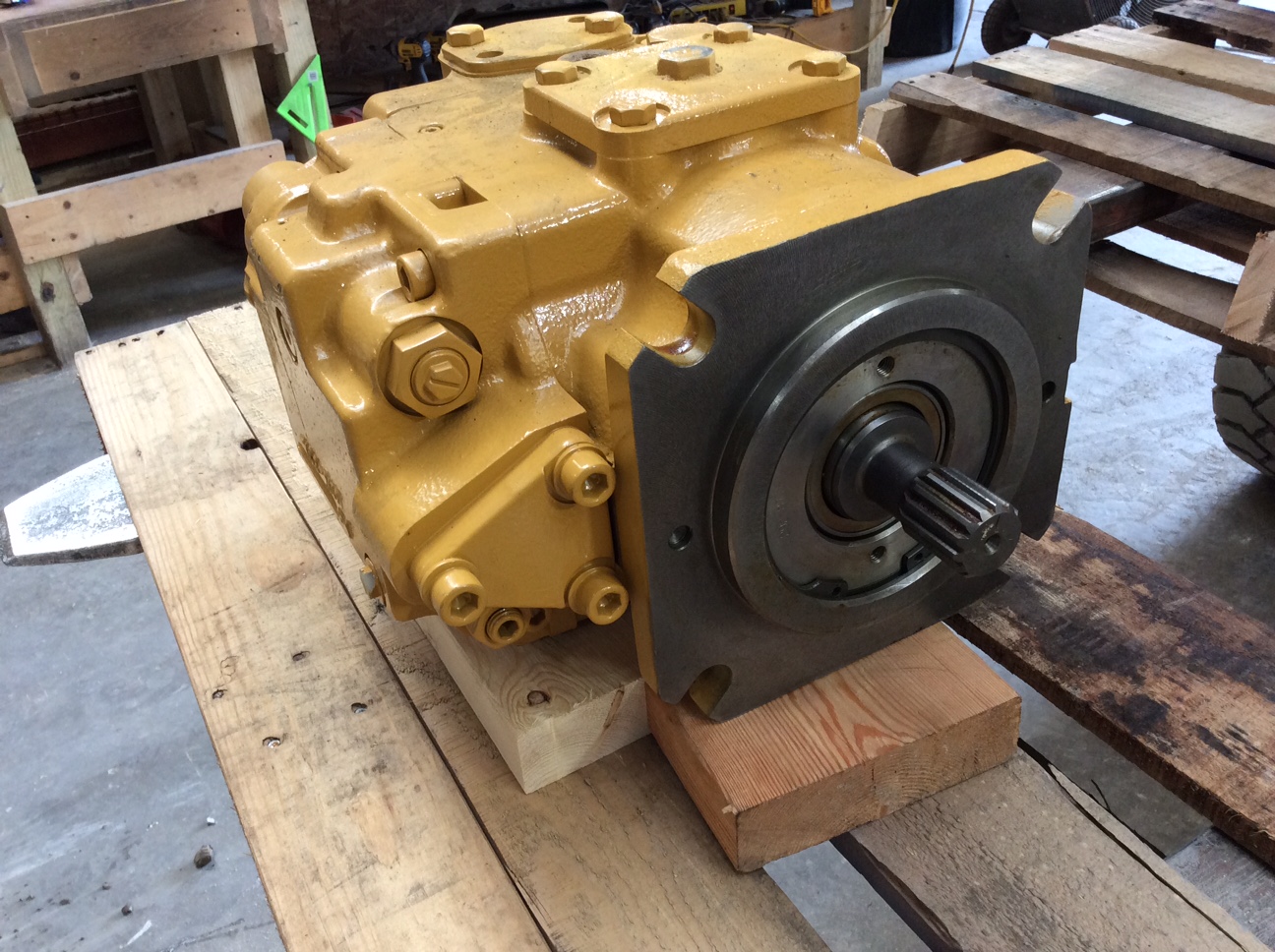 Caterpillar  938H/IT38H Hydraulic Pump - Piston