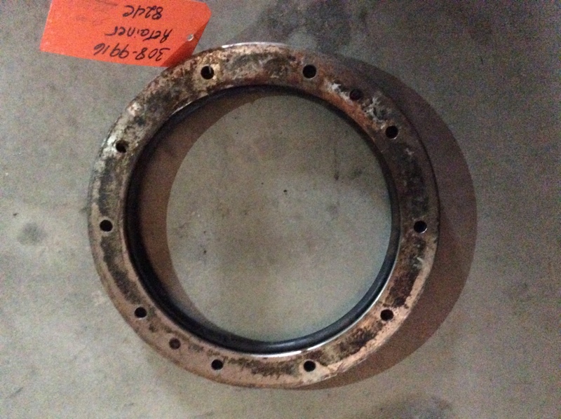 Caterpillar 824C Retainer