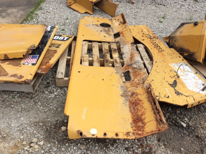 Caterpillar D8T D8T Guard AS - Rear - Fuel Tank