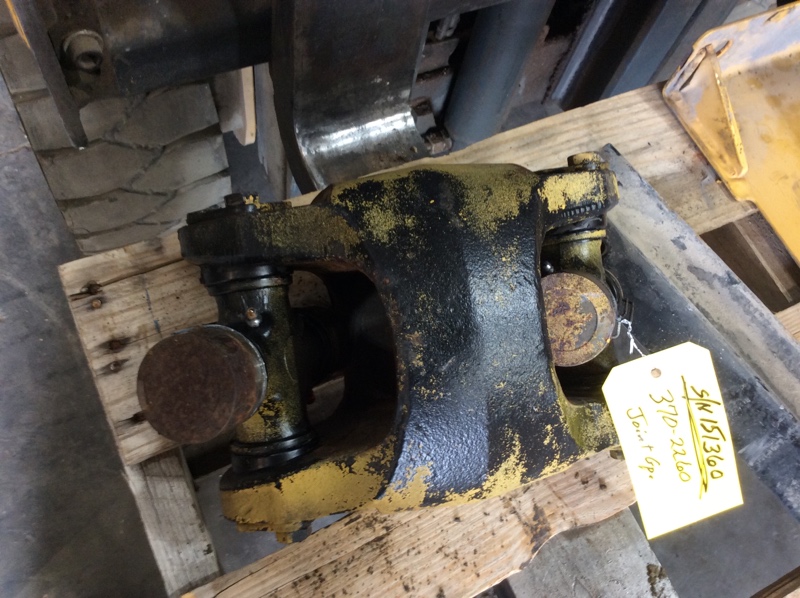 Caterpillar 966M 966M U-joint GP