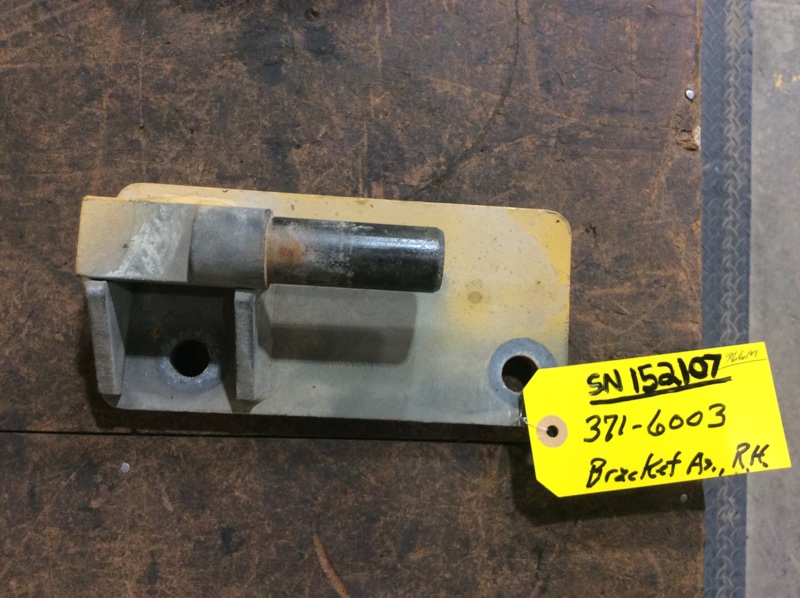 Caterpillar 966M 966M Bracket AS - RH